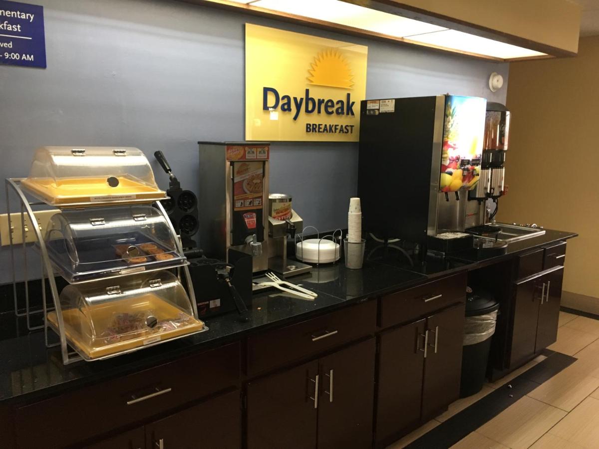 Days Inn by Wyndham Eufaula AL - Housity