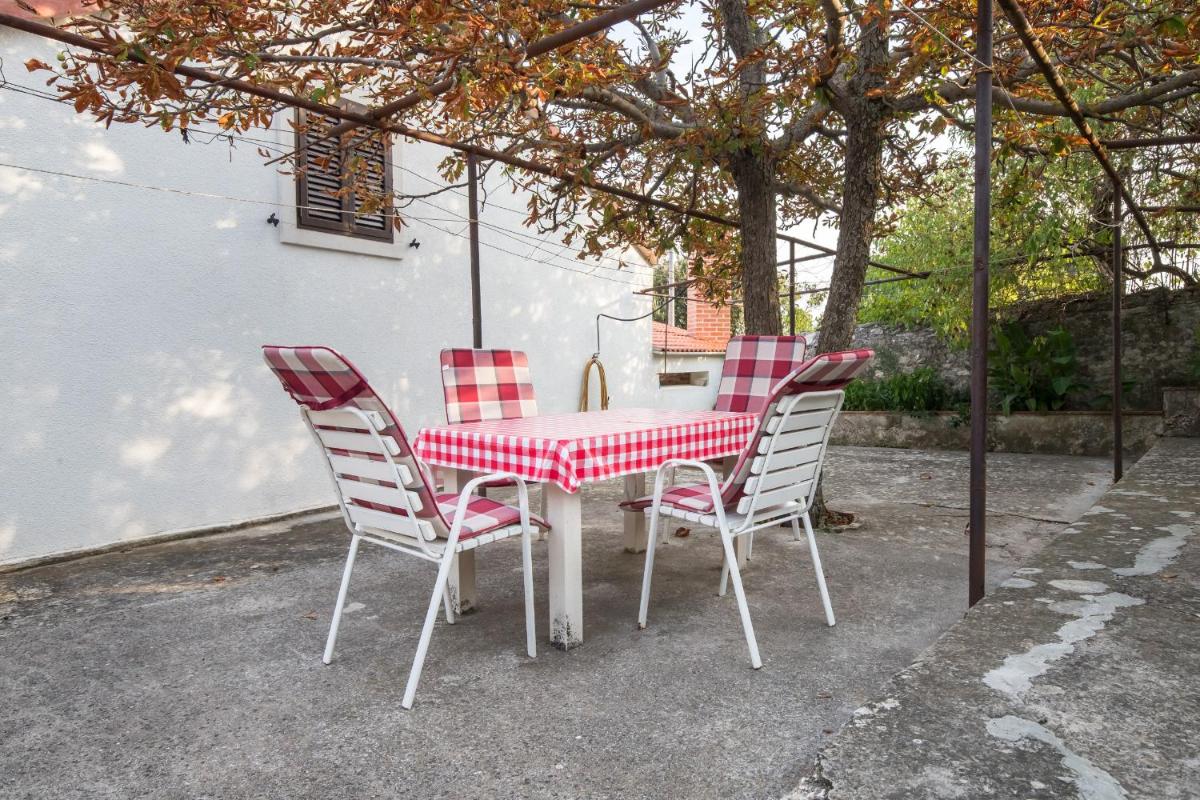 Big beautiful house on the island of Brac, Croatia - Housity