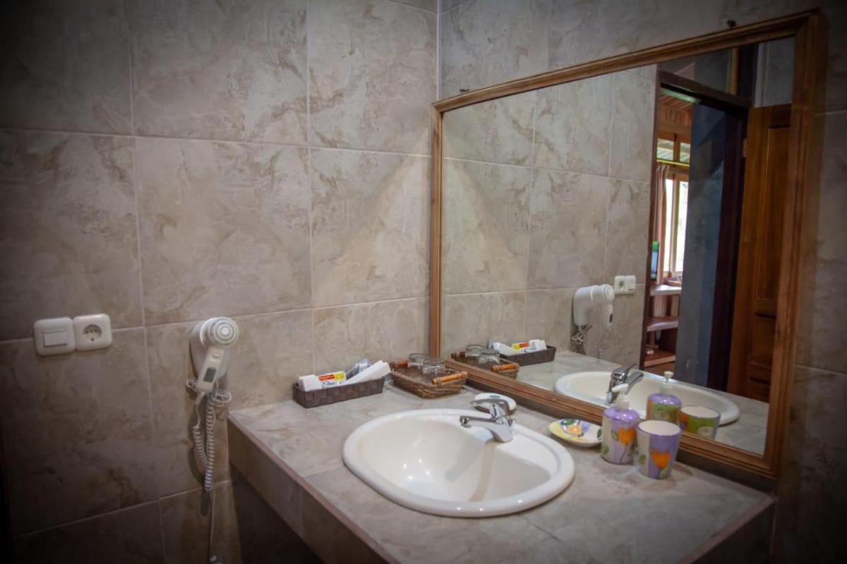 Gardenia Country Inn - Housity