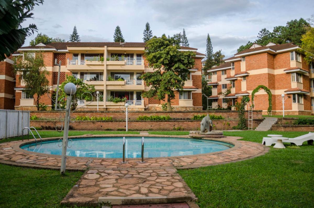 Golf Course Apartments - Housity