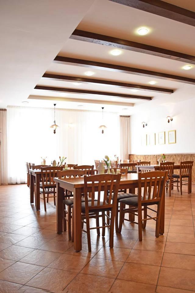Penzion U Kostela - Housity
