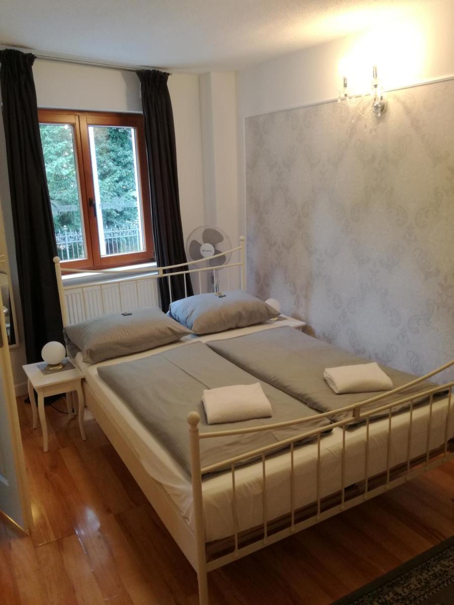 Castle Hotel - Hizvo