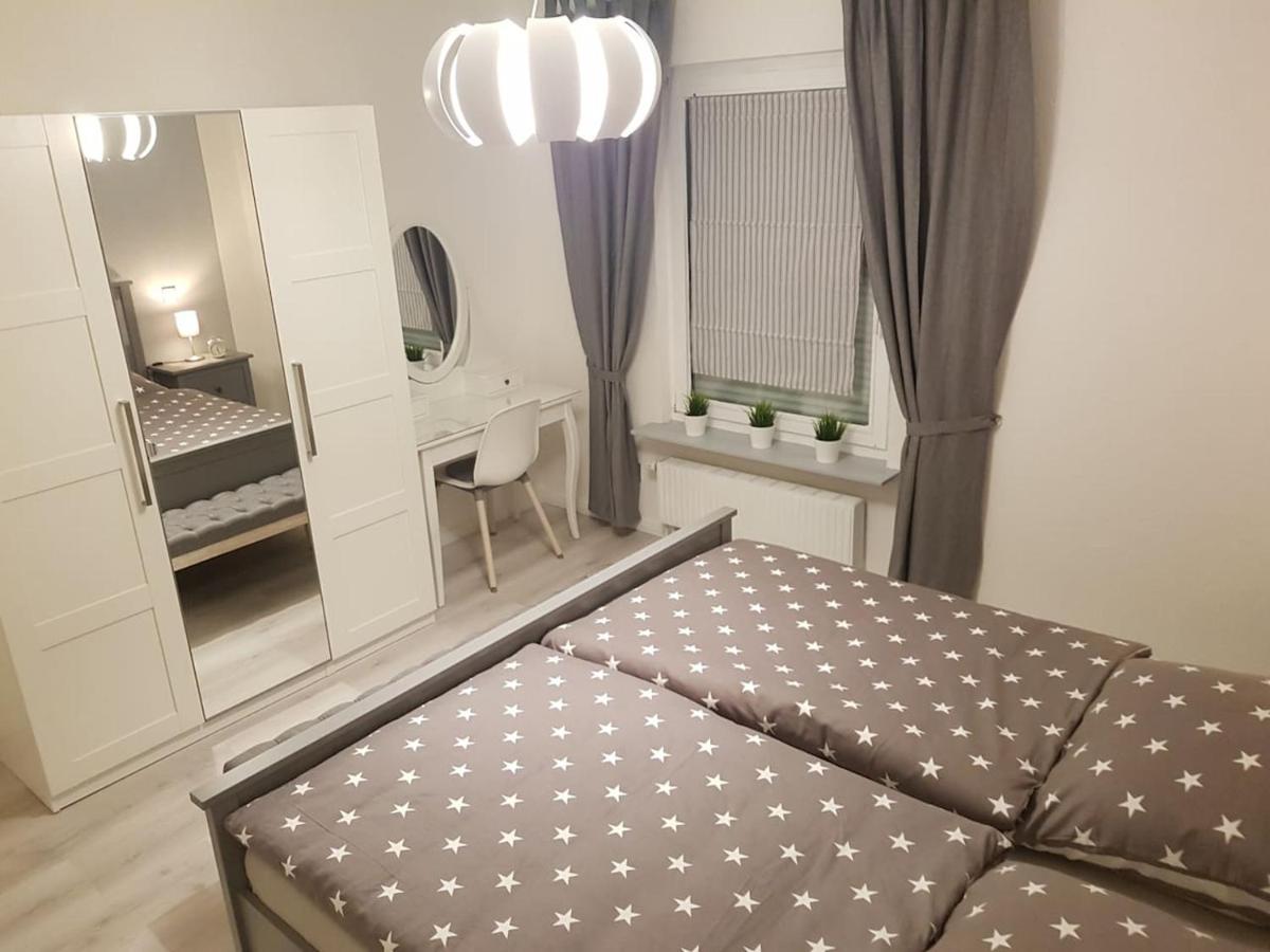 Großes (ca.230m²) freistehendes Einfamilienhaus - Housity