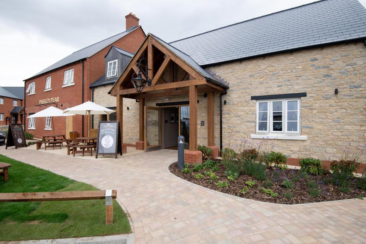 Paisley Pear, Brackley by Marston's Inns - Housity