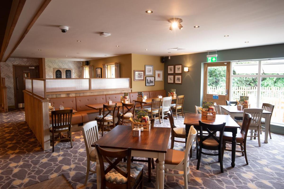 Paisley Pear, Brackley by Marston's Inns - Housity