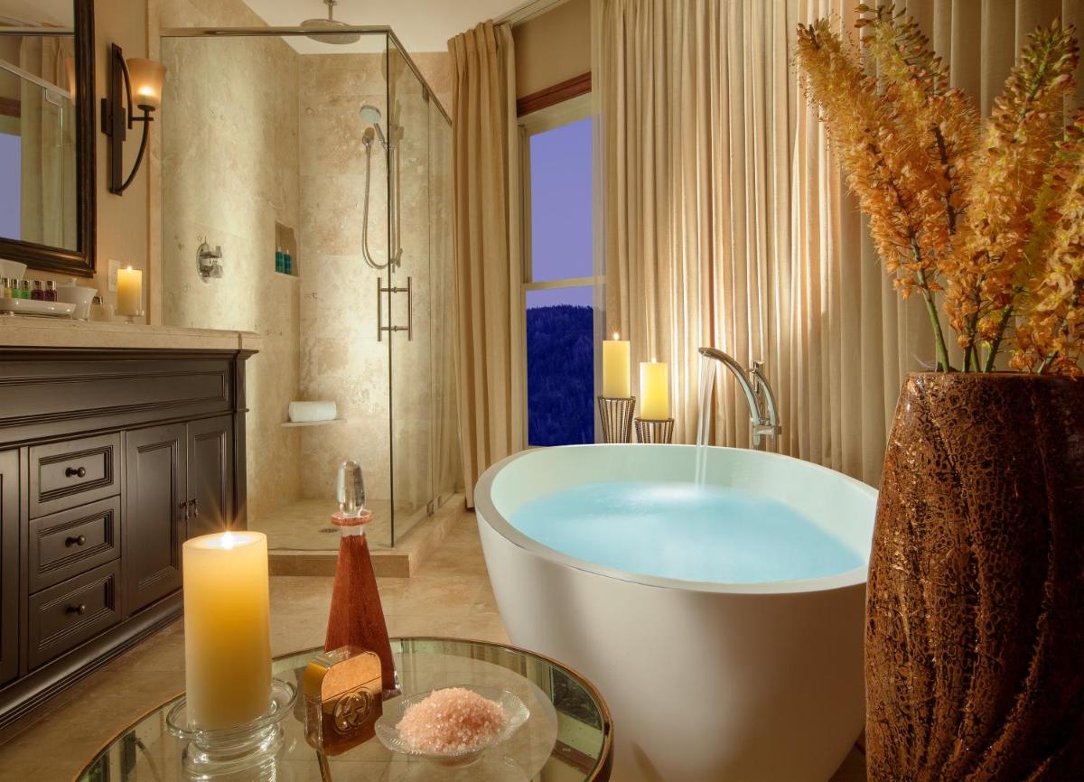 Rustic Inn Creekside - Housity