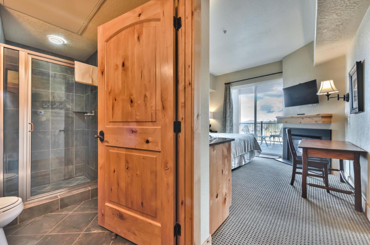 Silverado Corner 2 Bedroom by Canyons Village Rentals - Housity