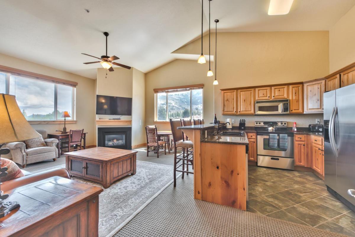 Silverado Corner 2 Bedroom by Canyons Village Rentals - Housity