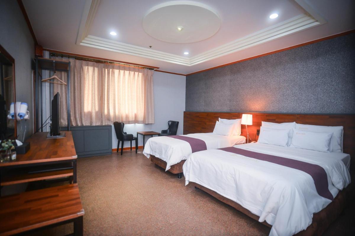 Hotel Noblesse - Housity
