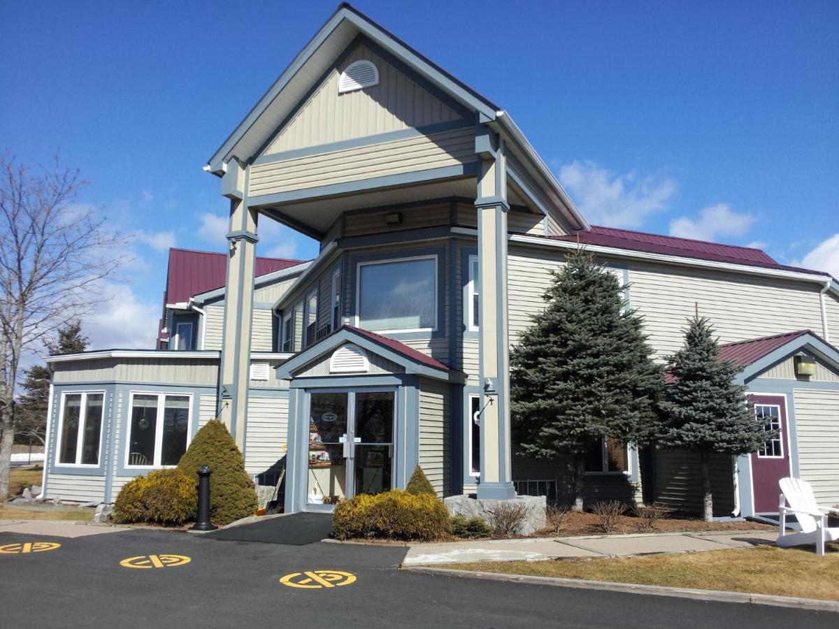 Granite Town Hotel - Housity