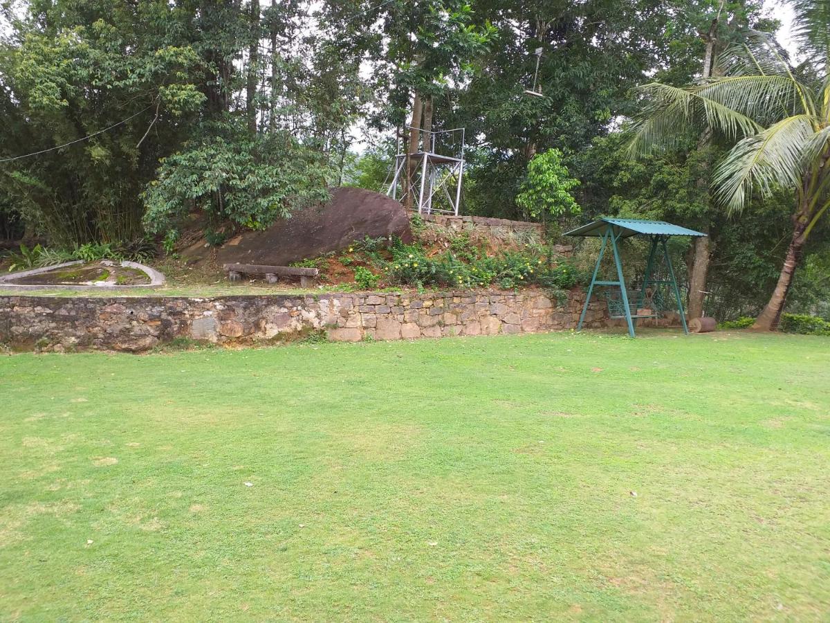 Tea Leaf Retreat - Housity