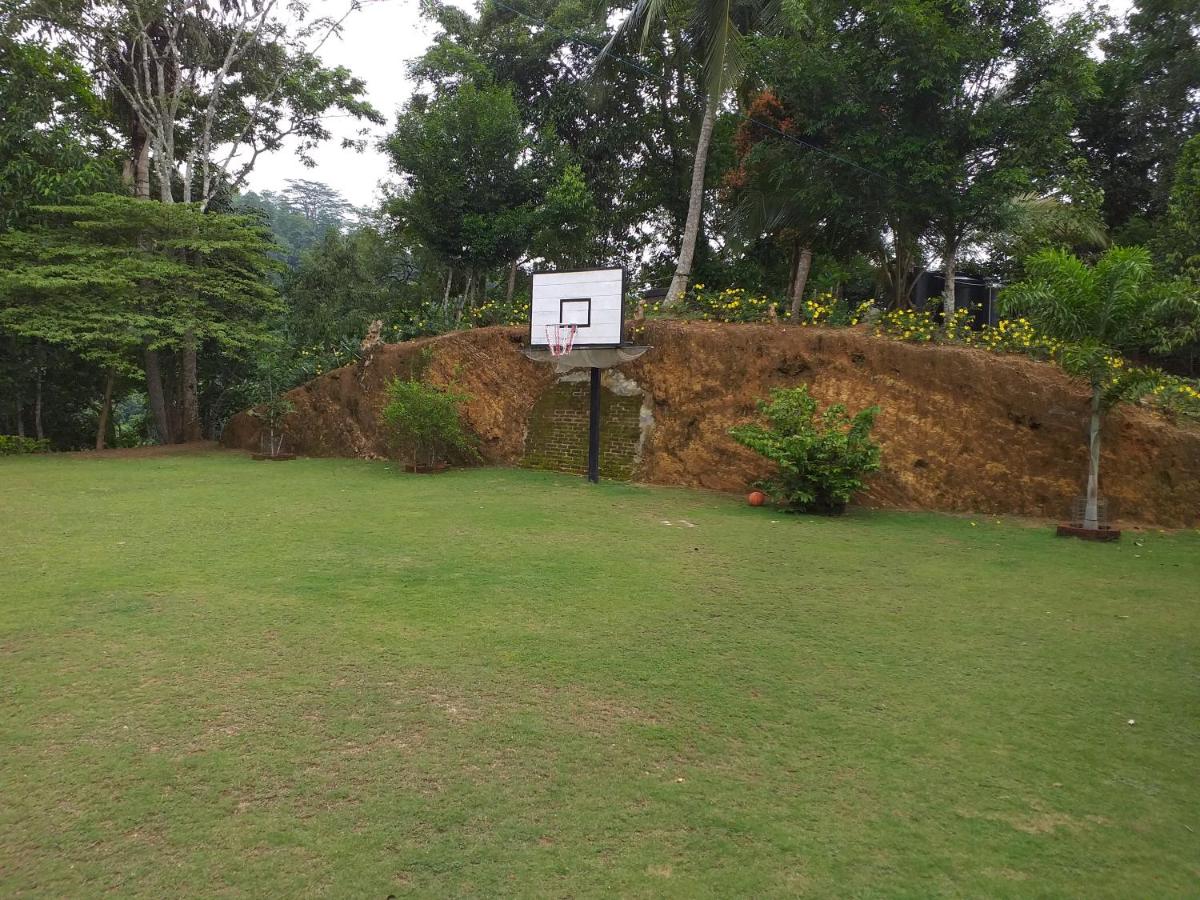 Tea Leaf Retreat - Housity