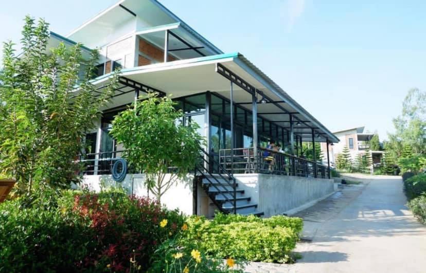 Khao Kho Overview Resort - Housity