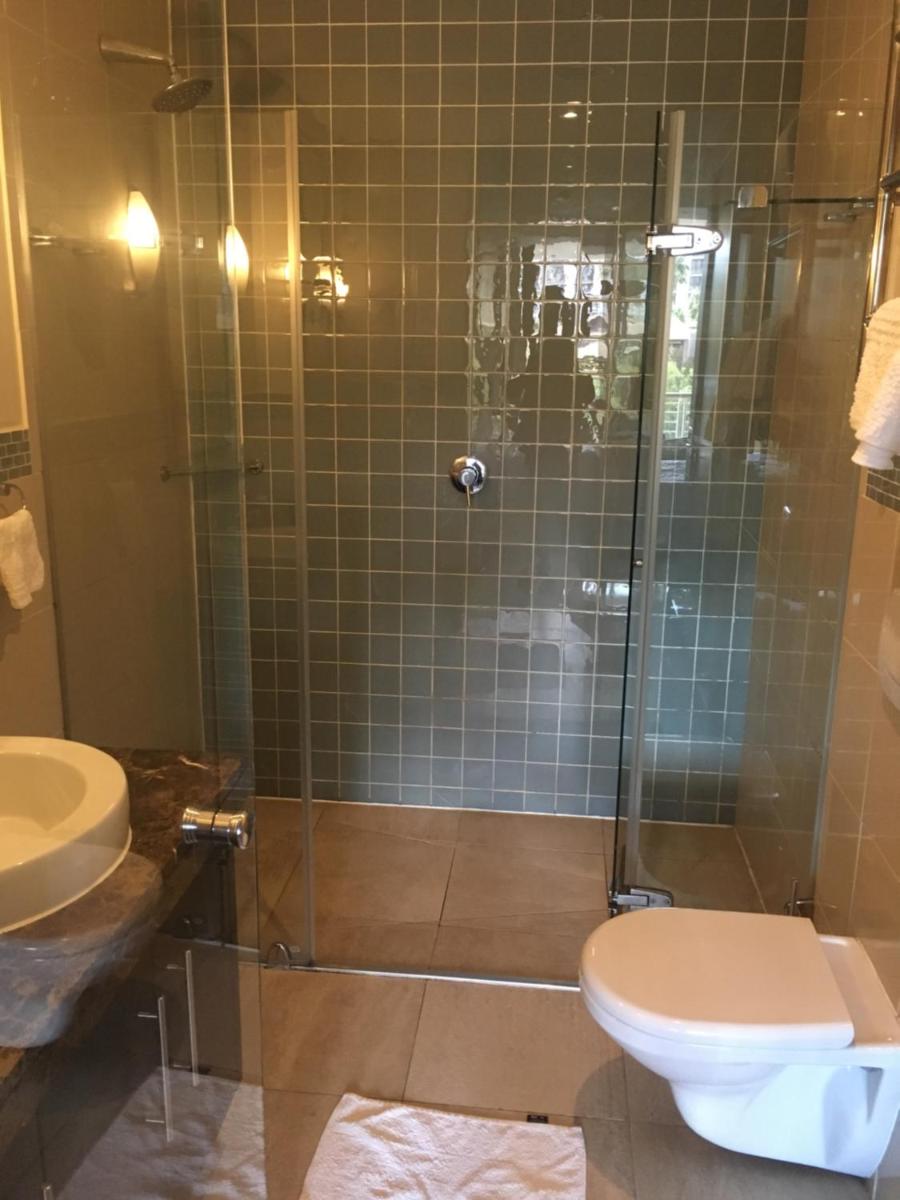 Waterfront Stays - Housity