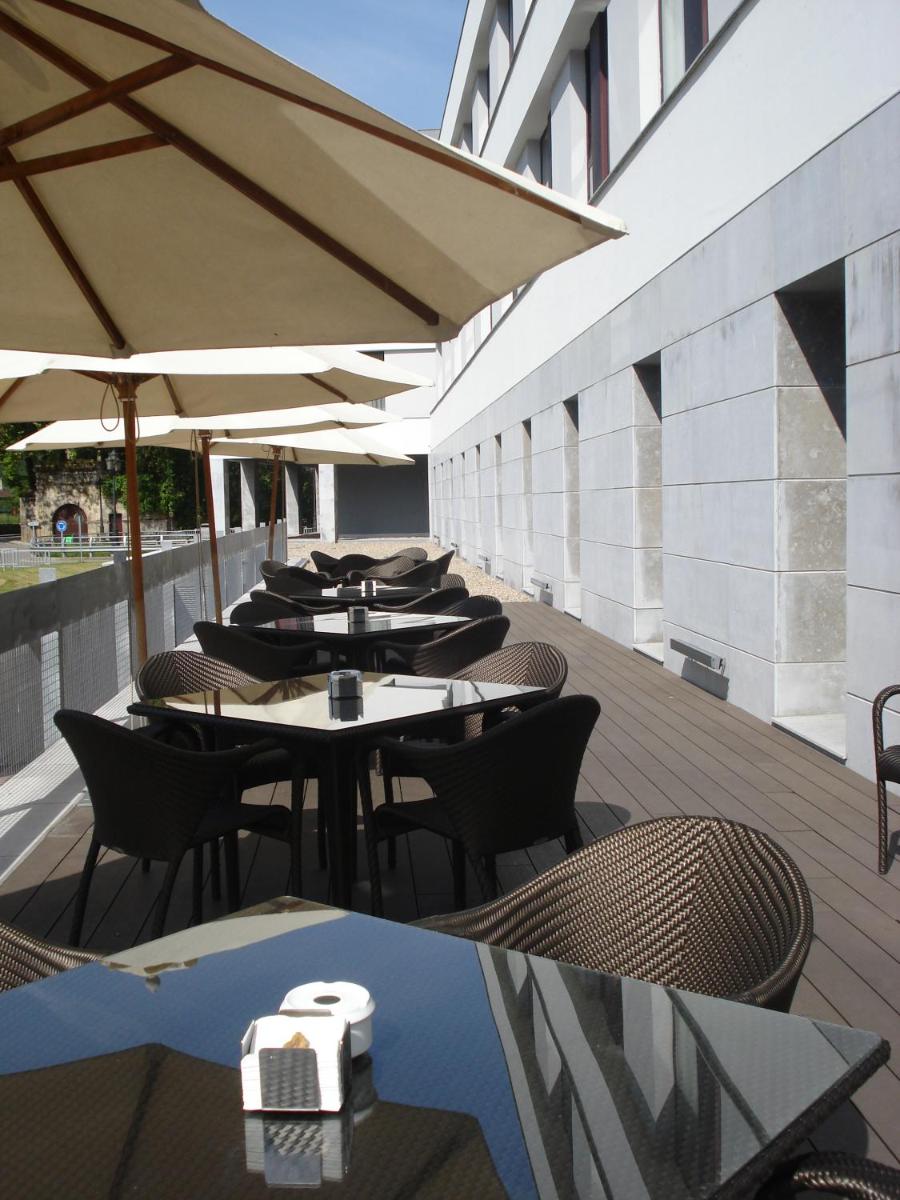 Un restaurante o sitio para comer en Blau Hotel Las Caldas