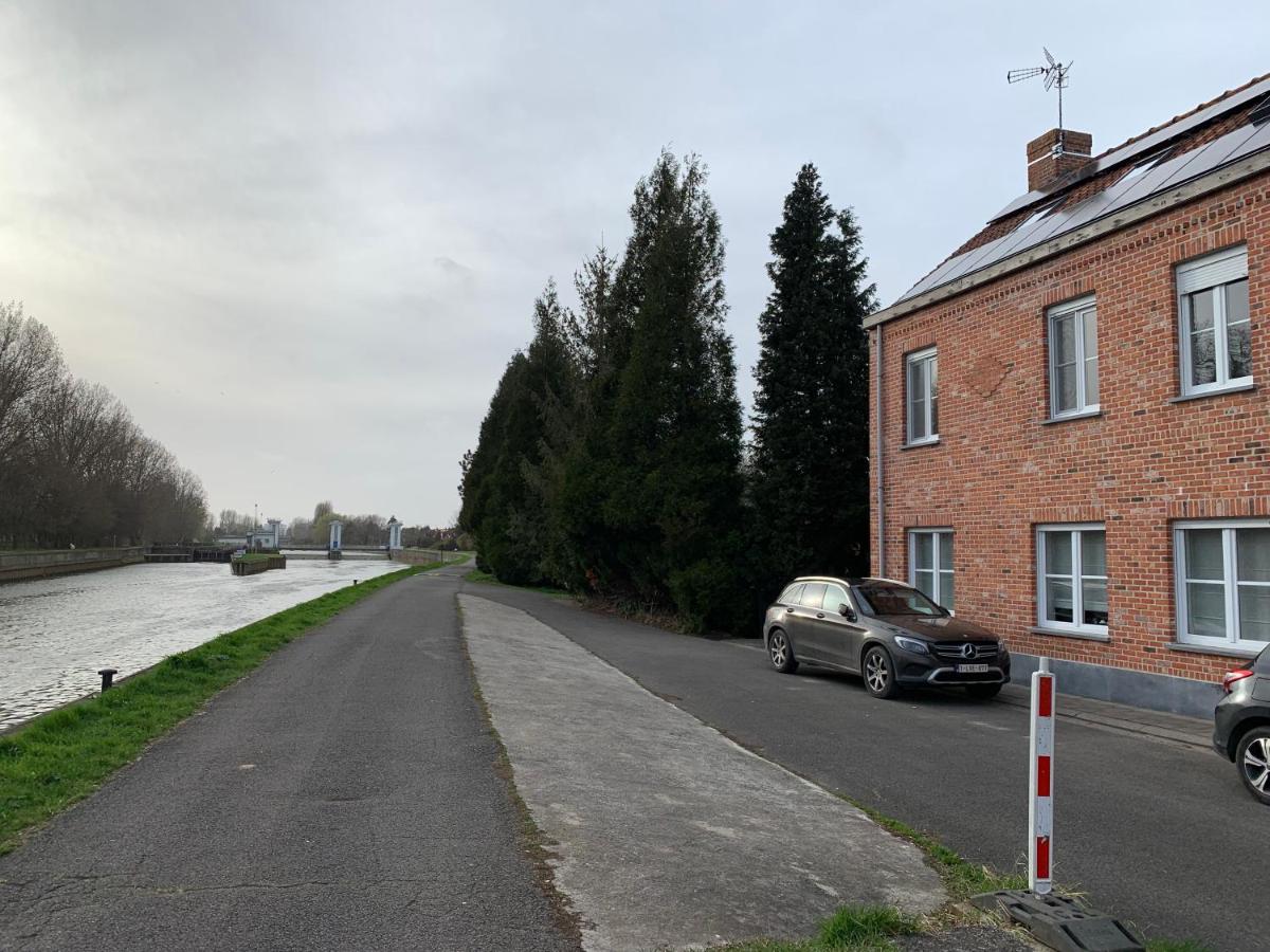 Gîte Au Bord de l'Eau - Housity
