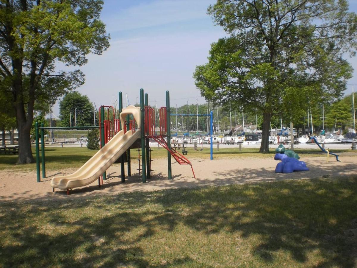 Cedar Island Xanadu - Housity