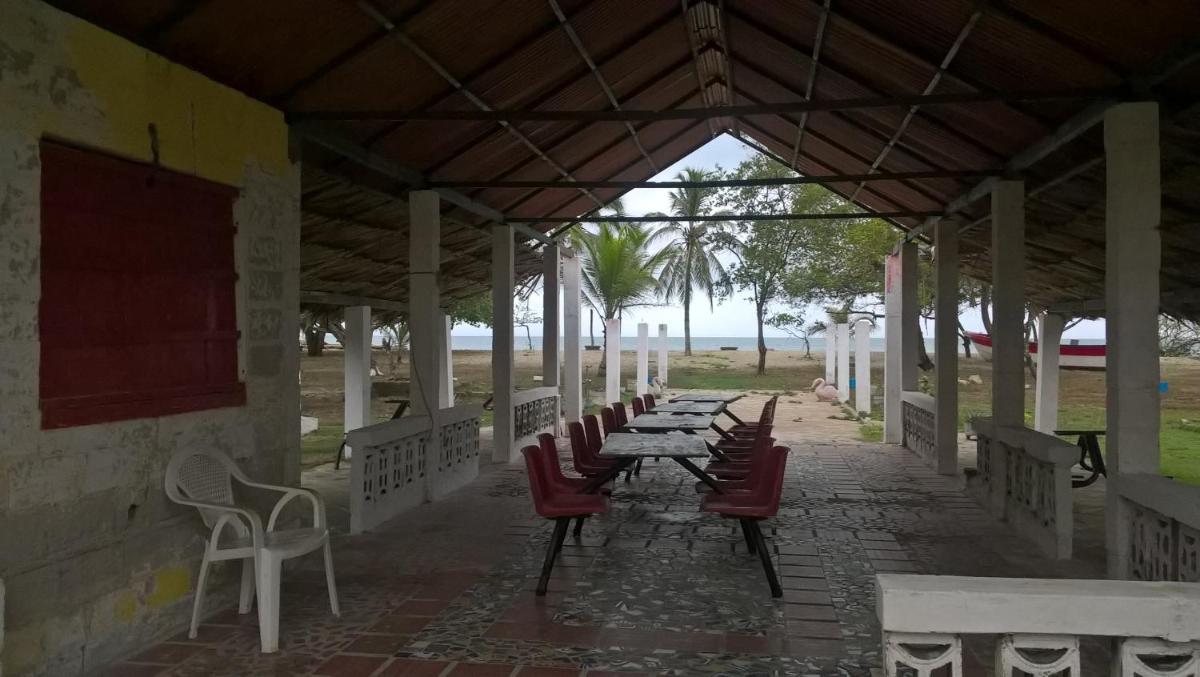 MAR SERENO Recinto Natural Casa Museo MERY LORA de CIFUENTES Condominio de Cabañas frente al MAR - Housity