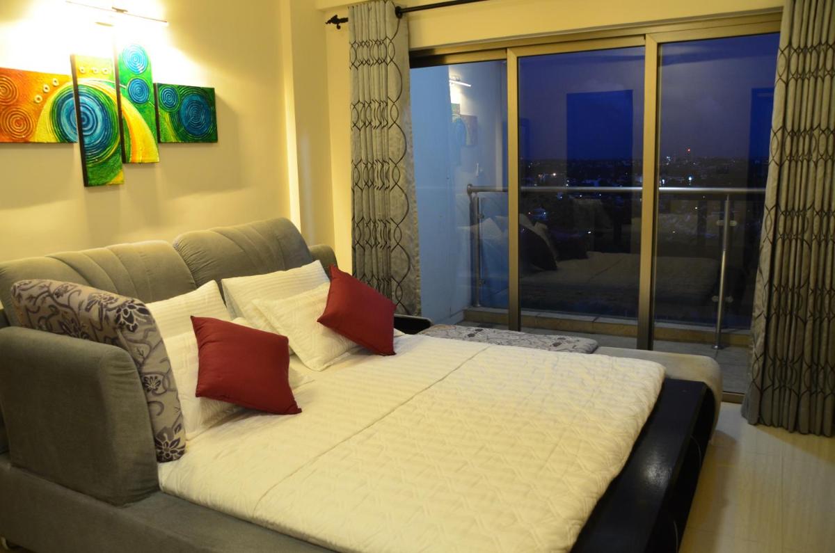 Atrium - ICONIC APARTMENT - Housity