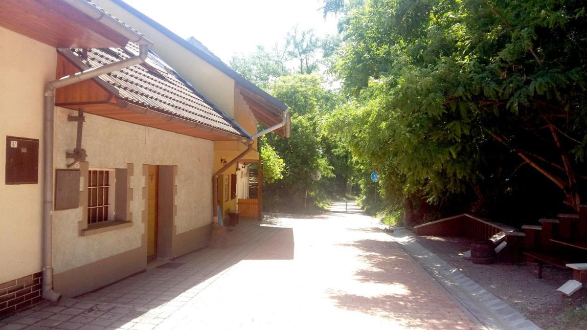 Sklep u Zdenky - Housity
