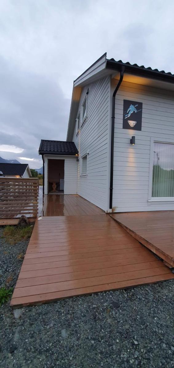 Lyngsalpan Cruise Lodge - Lenangstinden - Housity