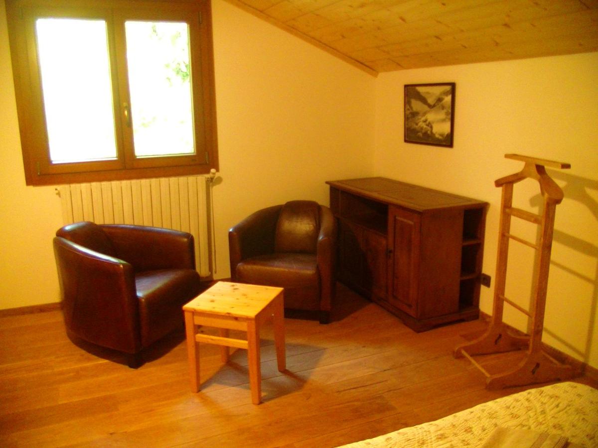Abeille Saint Michel - Housity