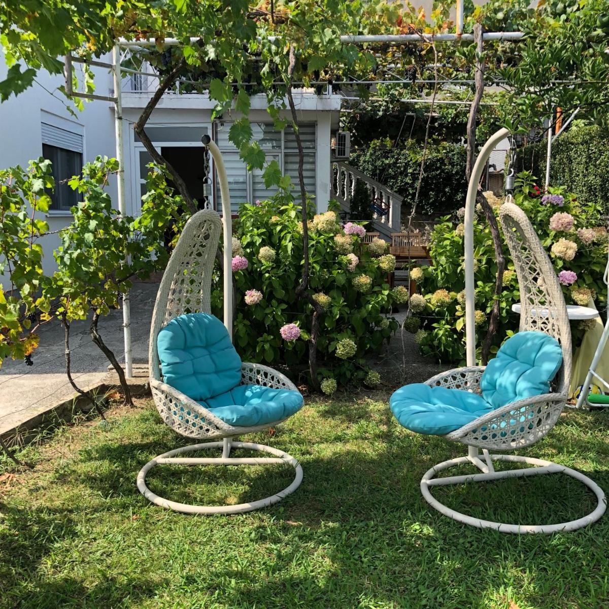 Lavender Vacation Home, Bar - Housity