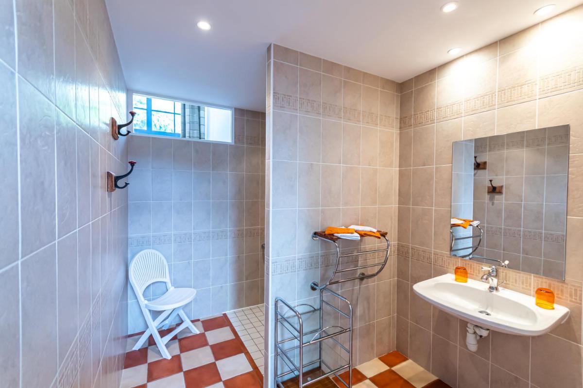 Le DOMAINE DES ECOLIERS B&B - Housity