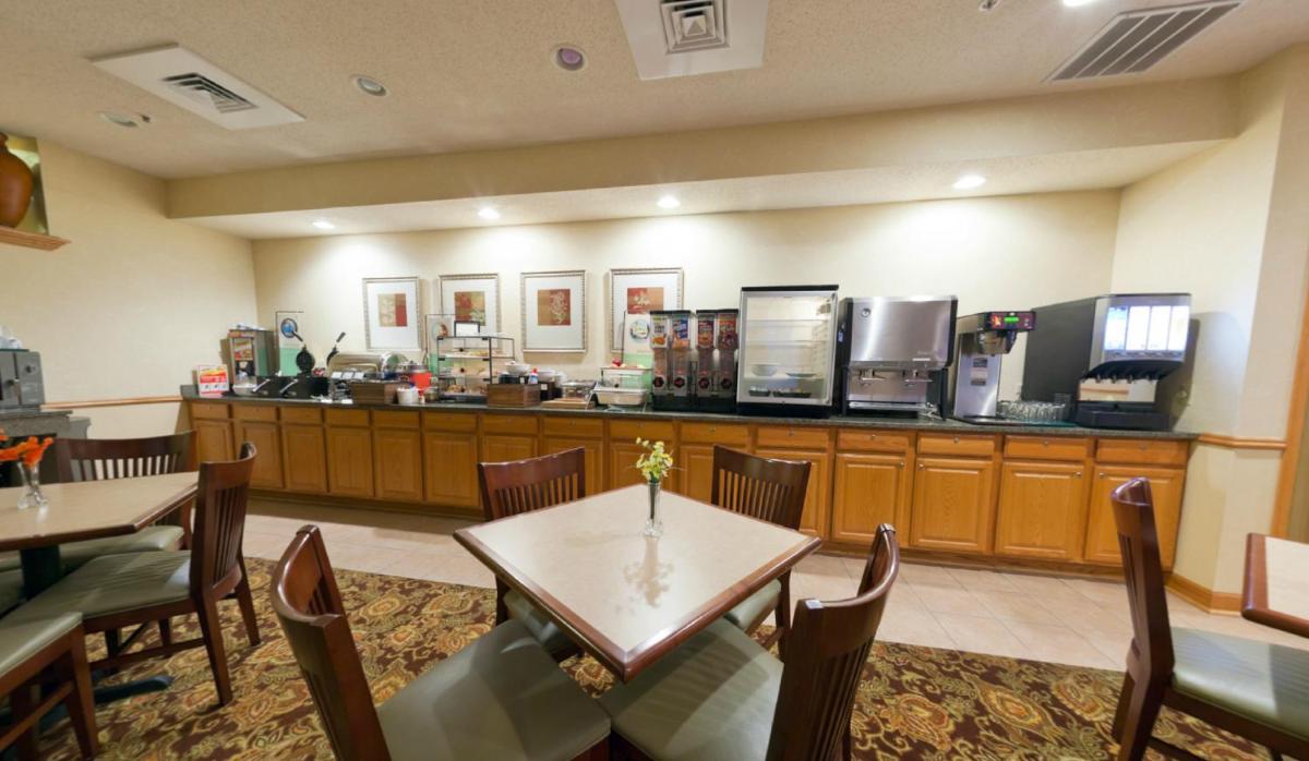 Country Inn & Suites by Radisson, Rock Falls, IL - Housity