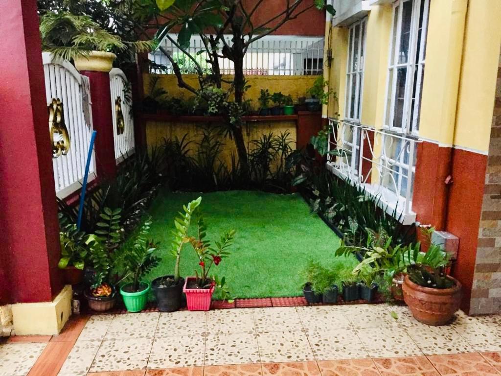 Entire House with 4 rooms near SM Molino and Vermosa Ayala - Housity