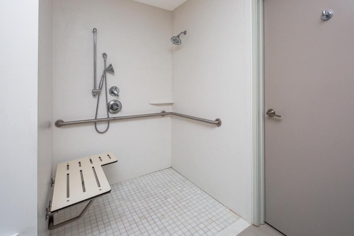 Holiday Inn Express San Diego Airport-Old Town, an IHG Hotel - Housity