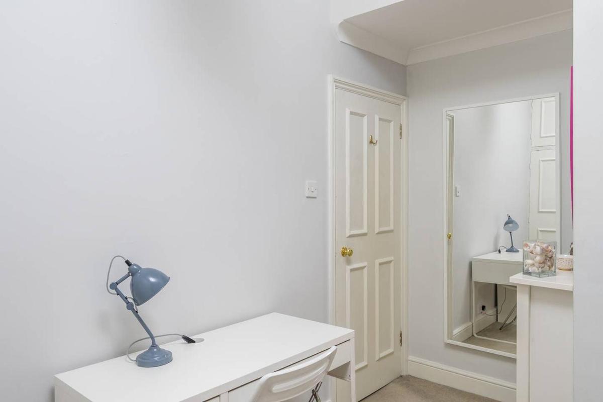 Lovely 2-bed flat in Shepherd's Bush, West London - Housity
