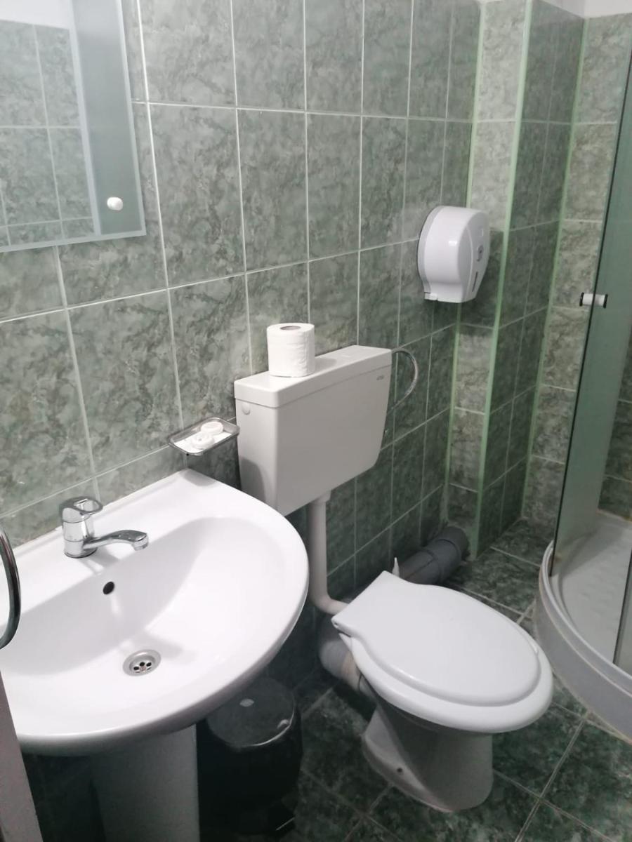 Pensiunea Pomi -Oesti - Housity