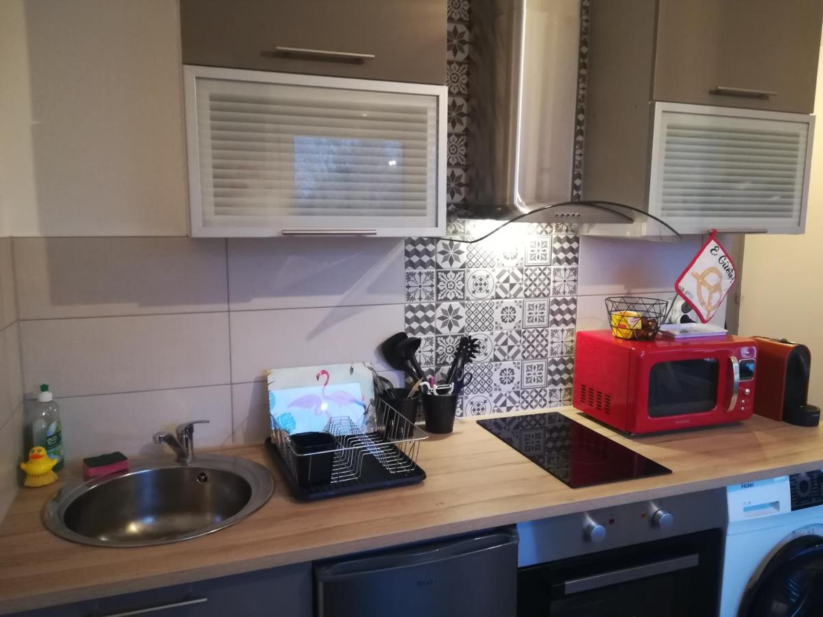 Studio neuf standing -balcon prox autoroutes - Housity
