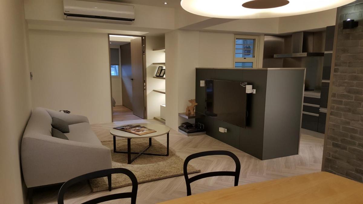 3 Bedrooms and 1 Study and 3 Bathrooms Near Taipei 101 & MRT - Housity