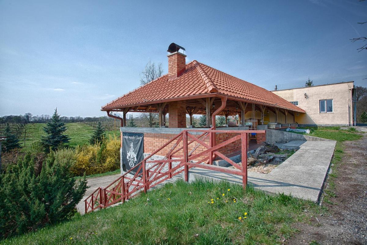 Penzión Rodinné Vinárstvo Ďurík - Housity