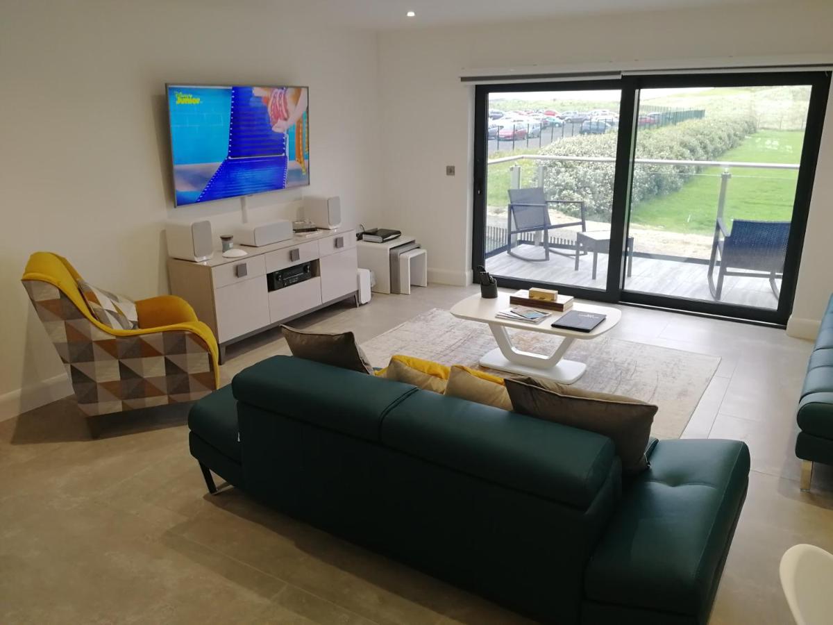 Portrush luxury apartment, Currangate - Hizvo