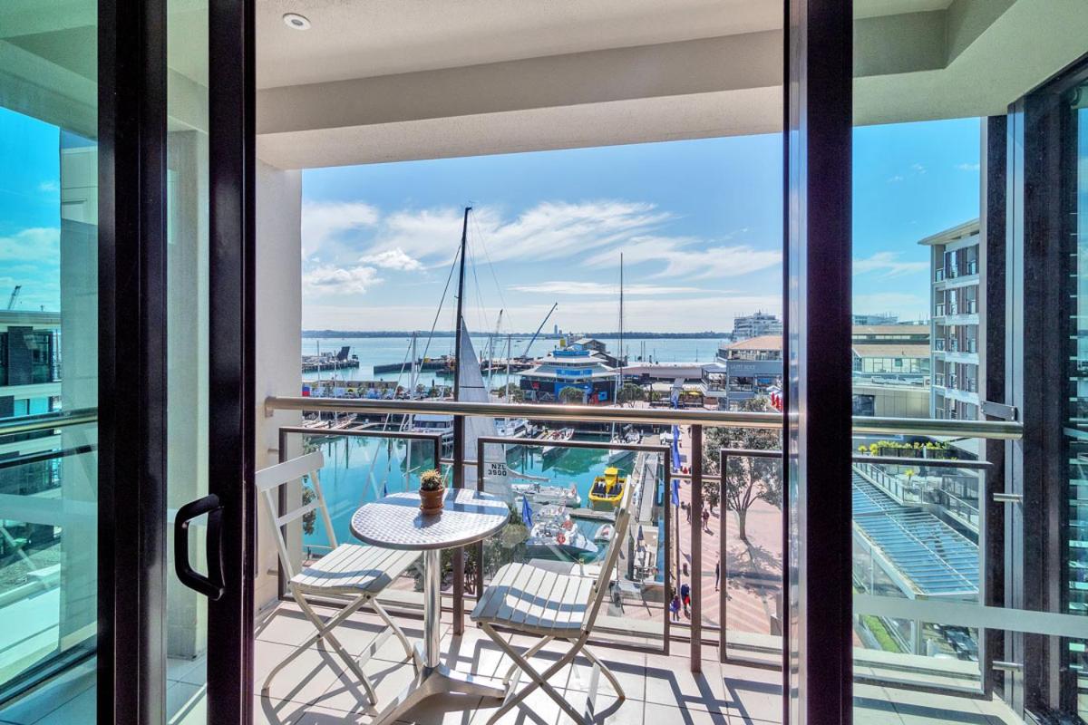 Auckland Viaduct Chic Luxury Waterfront Views! - Housity