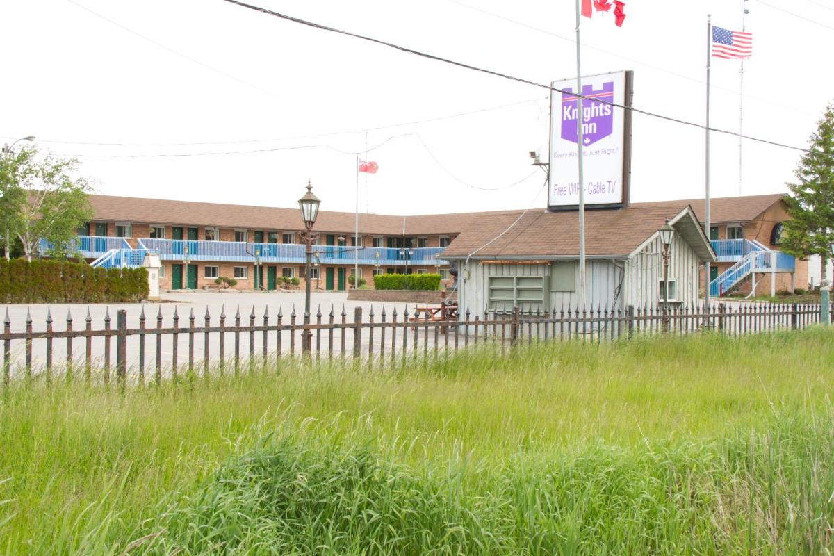 Knights Inn Lindsay - Housity