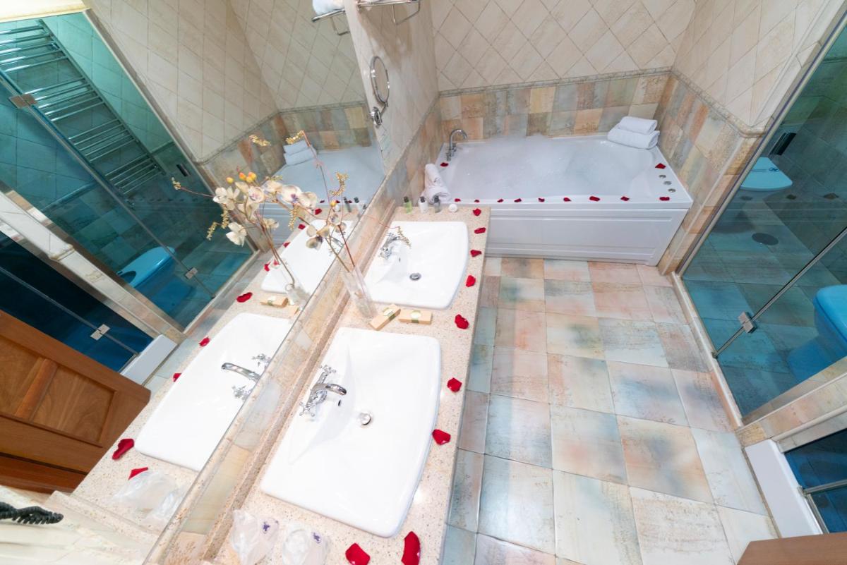 Un baño de Hotel Comendador