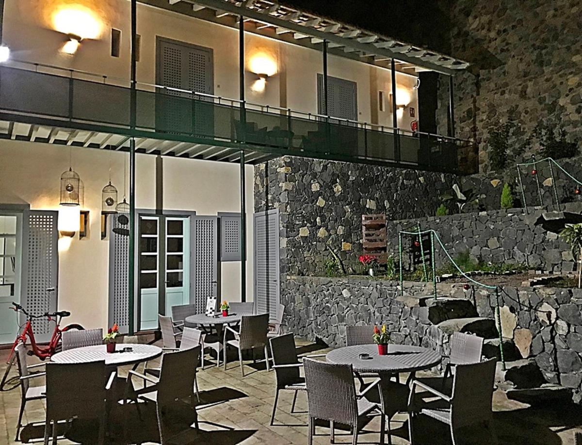Hotel Rural Triana - Housity