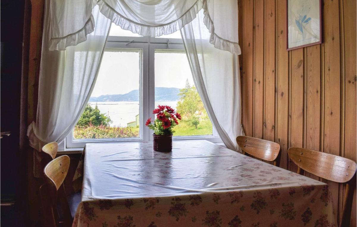 Holiday Home Skånevik Skånevikstrand - Housity