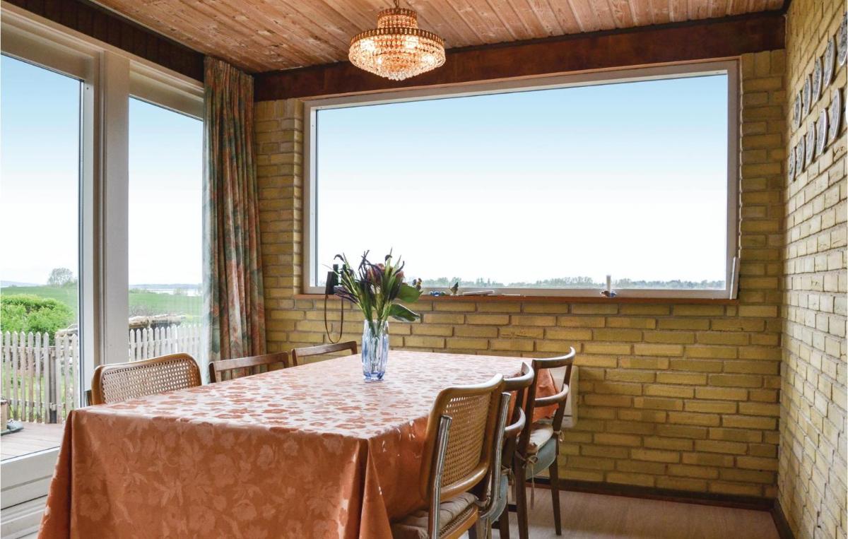 Three-Bedroom Holiday Home In Kirke Hyllinge - Housity
