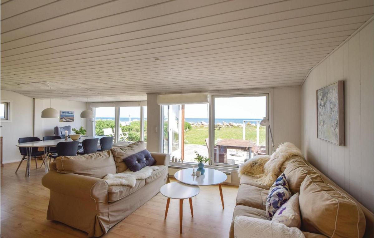 Two-Bedroom Holiday Home In Juelsminde - Housity