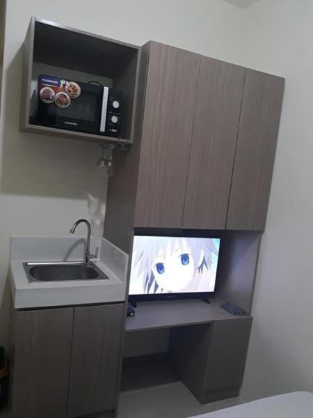 Edsa Urban Deca Tower Condo Unit with Wifi and Netflix - Housity