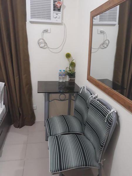 Edsa Urban Deca Tower Condo Unit with Wifi and Netflix - Housity