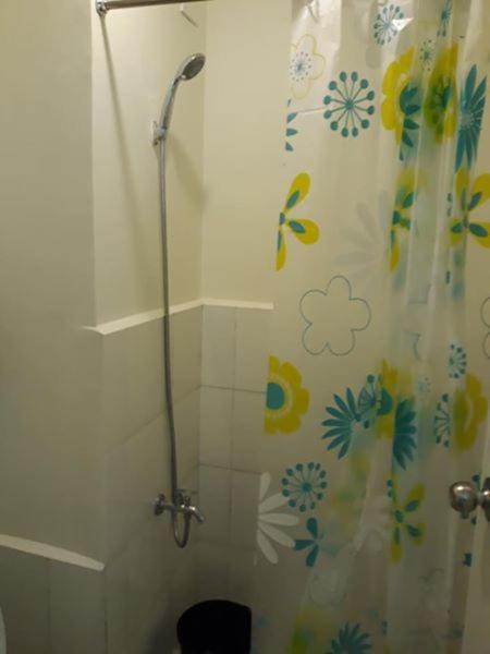 Edsa Urban Deca Tower Condo Unit with Wifi and Netflix - Housity