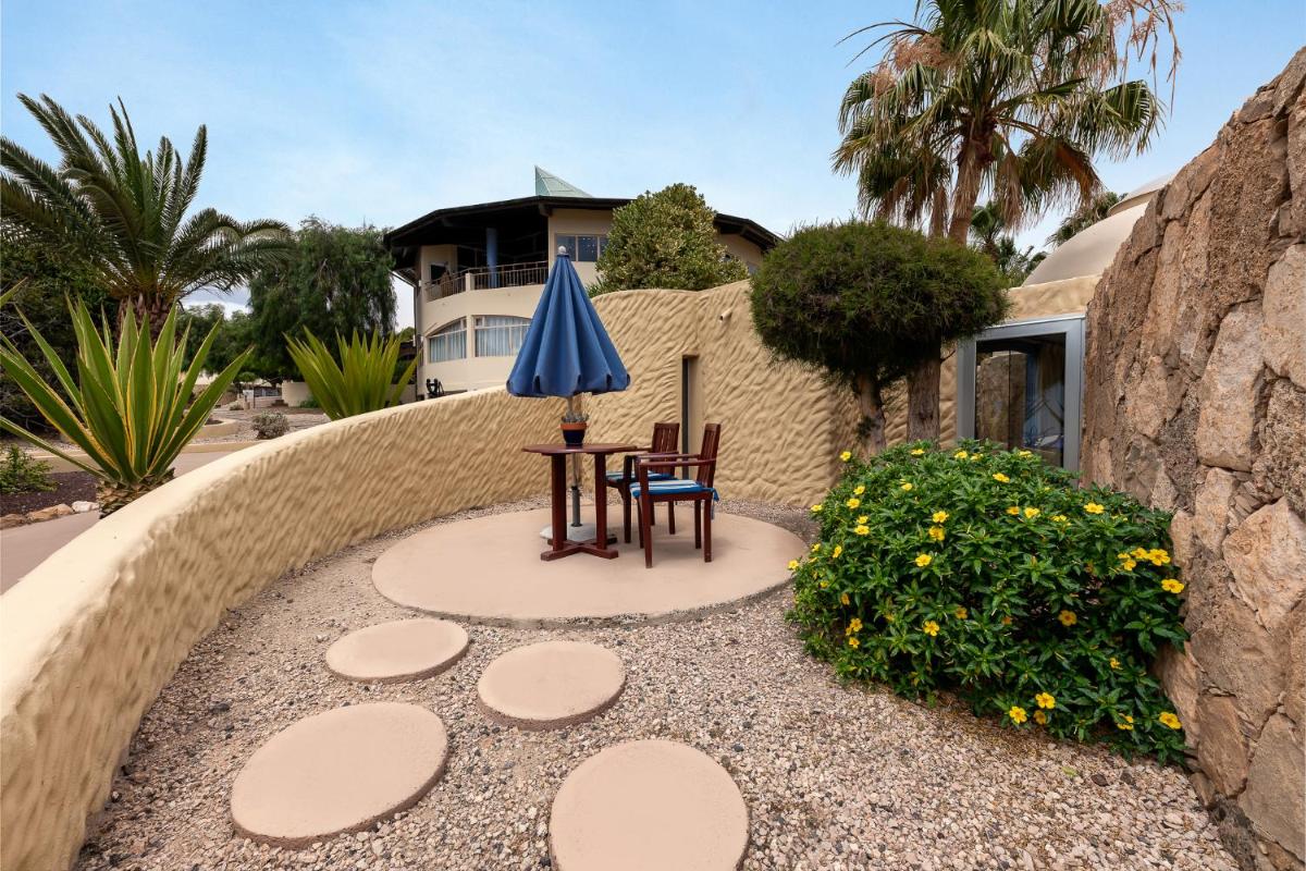 Jardín al aire libre en Hotel LIVVO Risco del Gato Suites