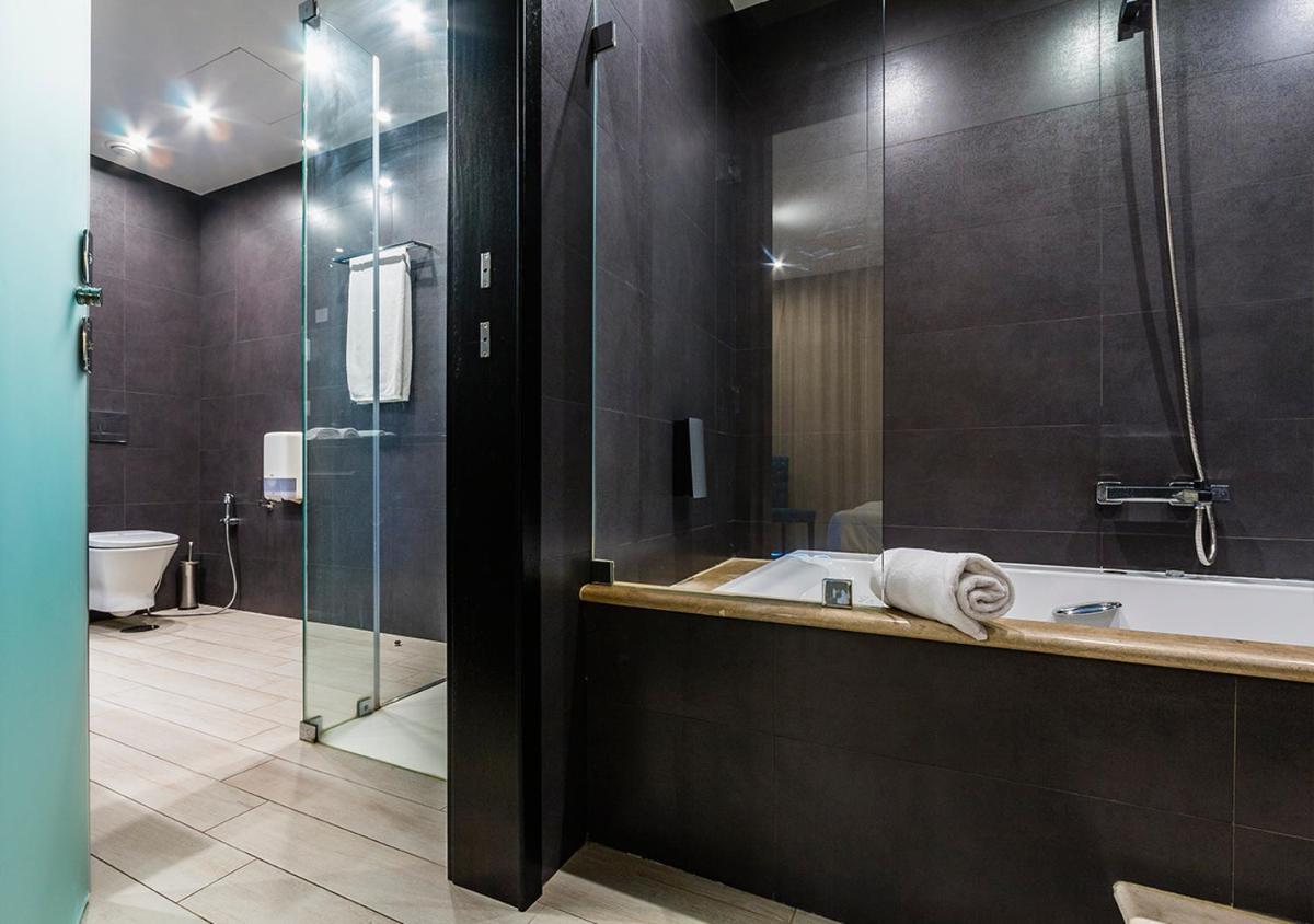 Uma casa de banho em Lisotel - Hotel & Spa