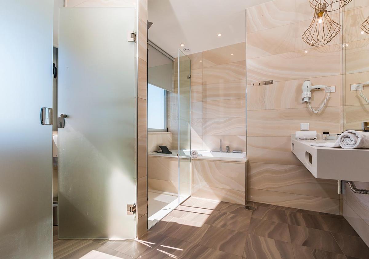 Uma casa de banho em Lisotel - Hotel & Spa